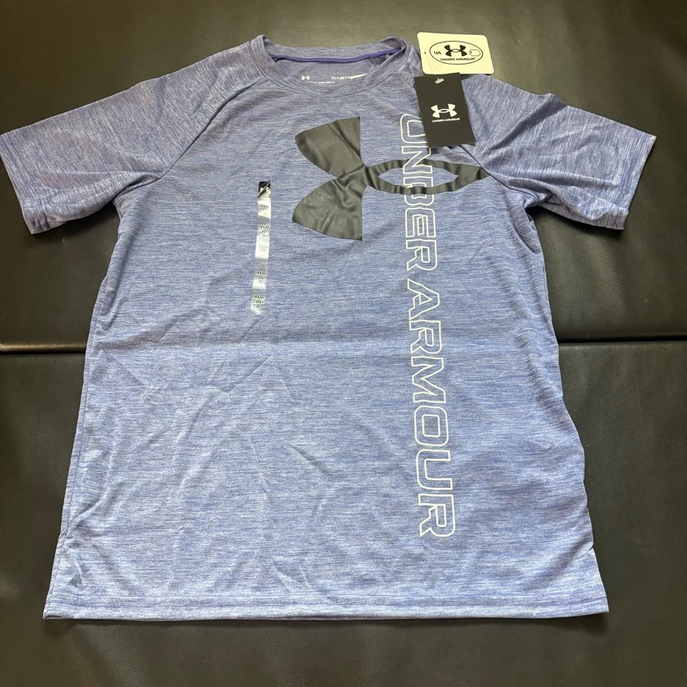NWT Under Armour Athletic tee Set Boys Youth Size Large